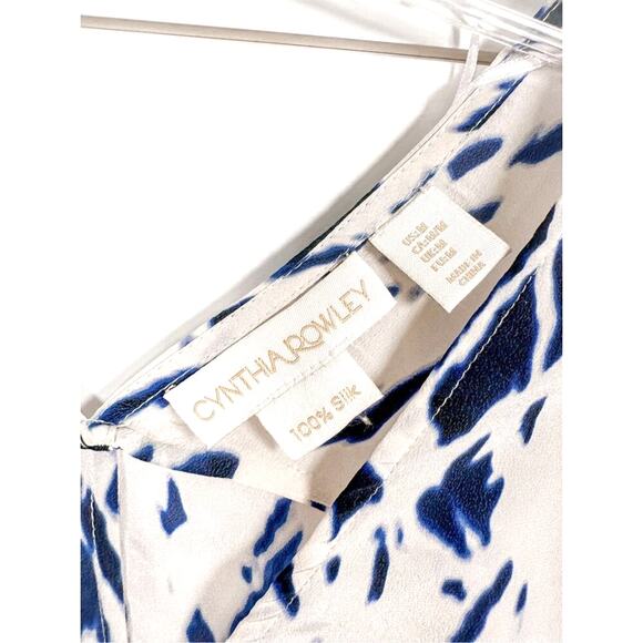 Cynthia Rowley Abstract Print V-Neck Semi-Sheer Blouse Blue White Medium - Picture 5 of 10